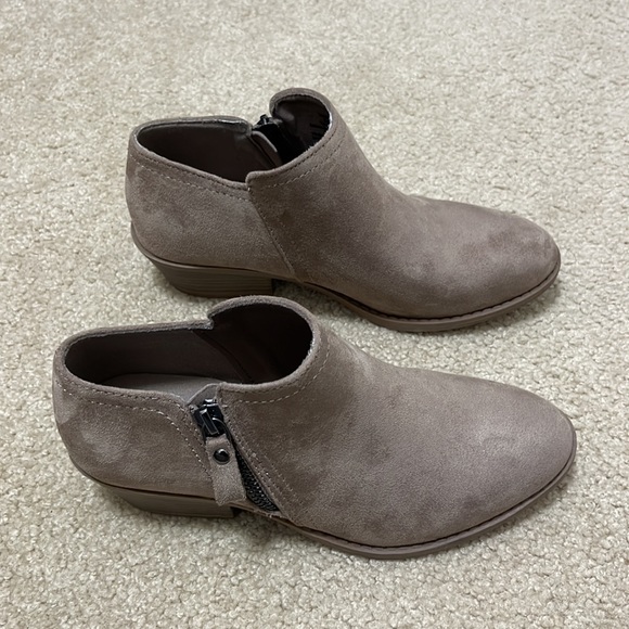 Falls Creek | memory foam tan booties - Picture 2 of 8